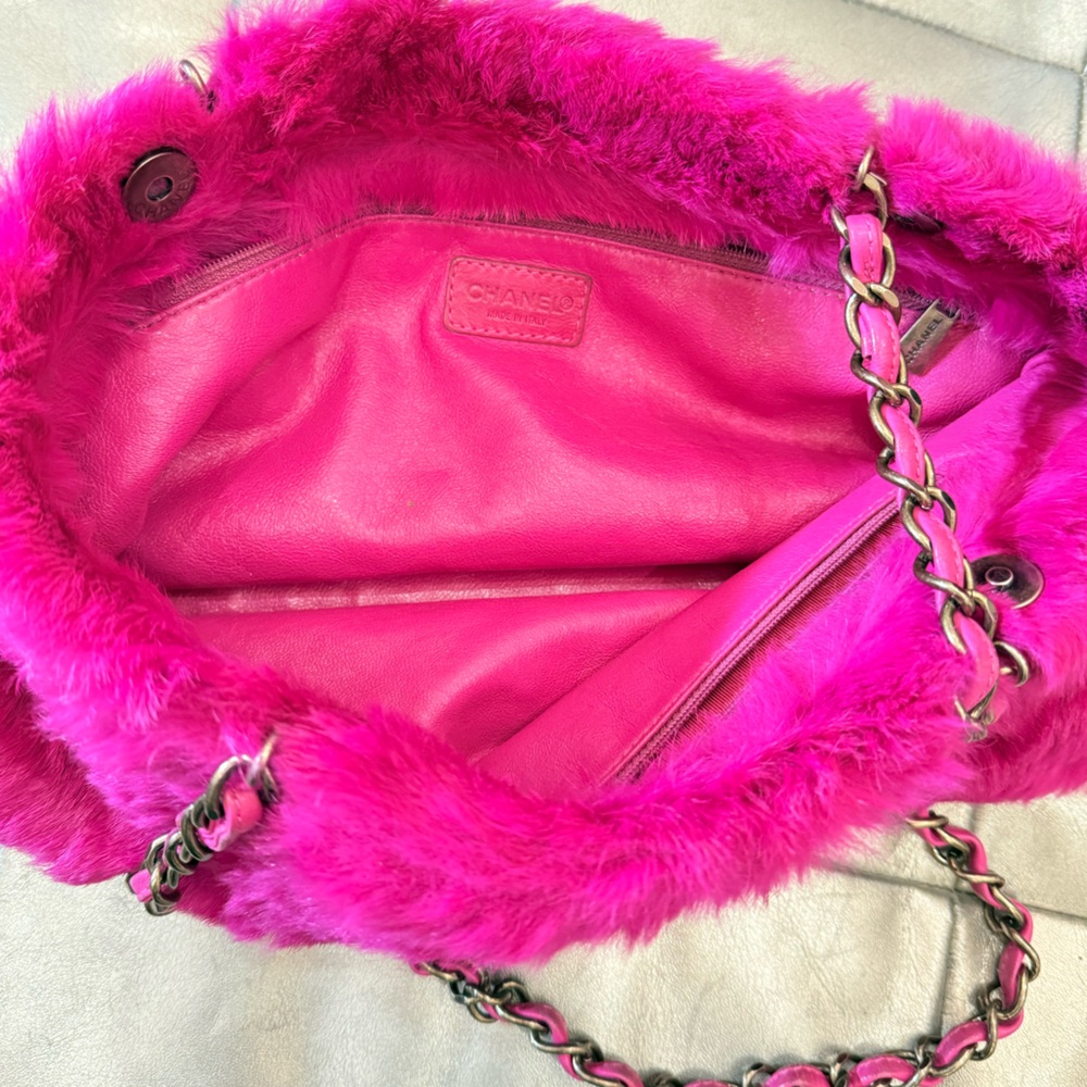 AUTHENTIC CHANEL LAPIN RABBIT FUR HOT PINK PURSE DOUBLE CHAIN STRAP CLUTCH RARE - Picture 8 of 16